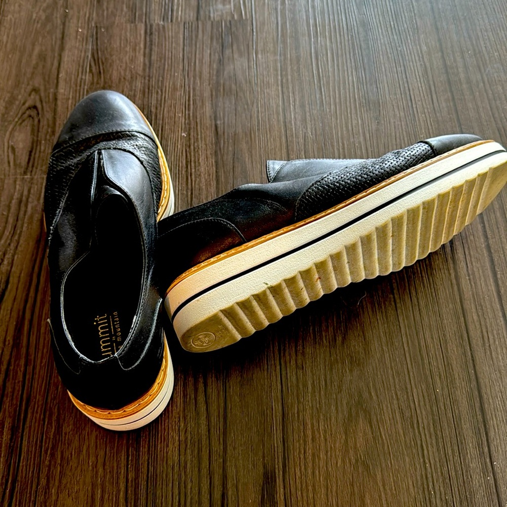 Summit by White Mountain Shoes
